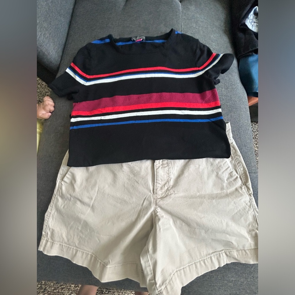 Camisa tricolor, size XS Marca Vince Camuto, Short Old Navi/beige Size 8